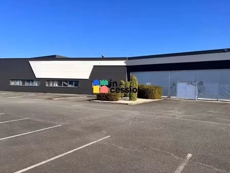 location entrepôt 7 967 m²