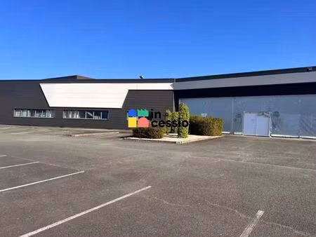 location entrepôt neuville sur sarthe 72190 7967m²