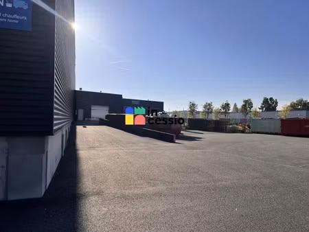 vente entrepôt 7 967 m²