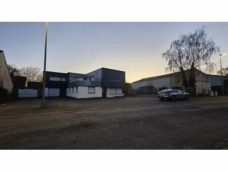 vente local d’activités saint gregoire 35760 304m²