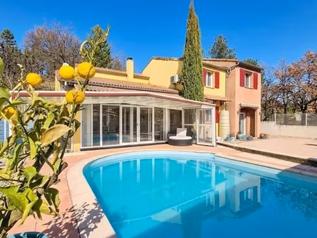 maison traditionnelle à bevons (04200)