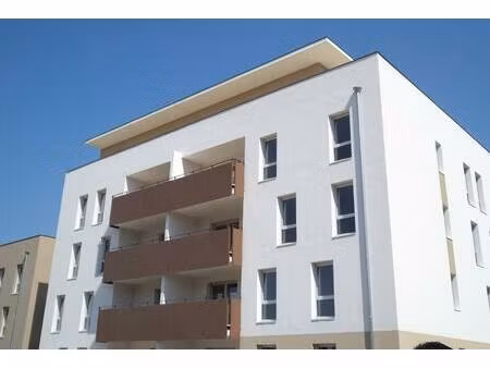 t2 avec terrasse et garage à bourgoin-jallieu