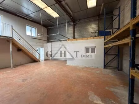 entrepot 200m2 a louer lisses