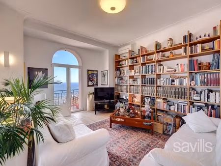 charme de l'ancien avec une vue panoramique sur monaco