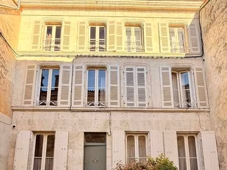 vente maison à saint-jean-d'angély (17400) : à vendre / 215m² saint-jean-d'angély