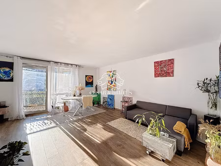 t3 de 73 m2 avec balcon  cave et garage