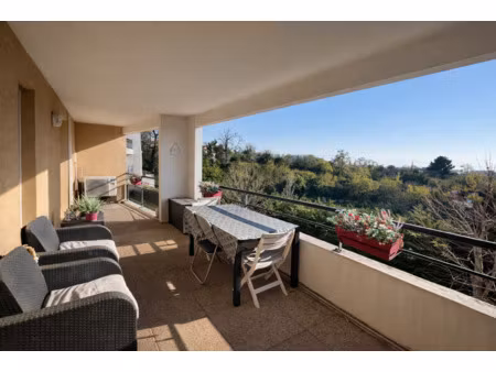 en exclusivité - t2 lumineux de 44 m2 avec terrasse et garag