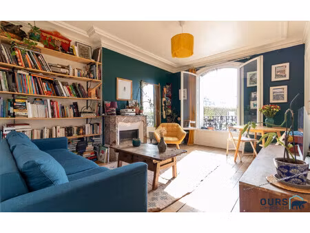 bel ancien de 3 pièces avec superbe vue et proches tous transpo