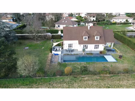 vente maison 7 pièces 212 m² roussillon (38150)