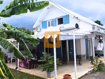 maison f4 au coeur de la plaine saint-paul