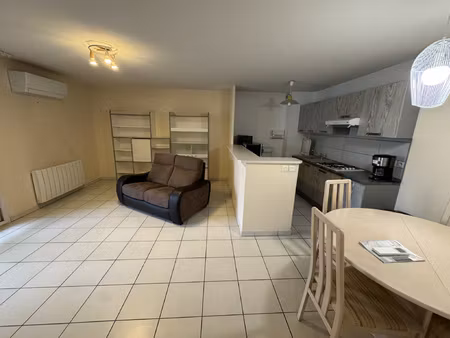 appartement t2 de 45.83 m2 meuble avec terrasse et parking