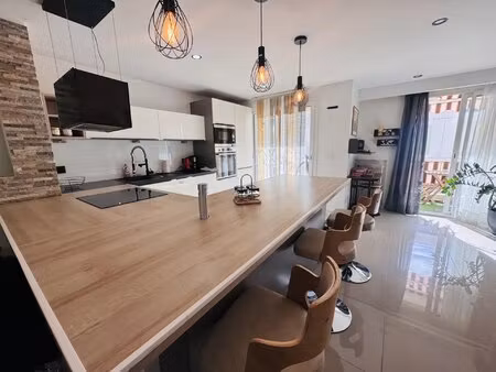 nice accropolis location meublee t2