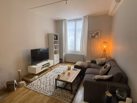 hyper-centre magnifique t2 (possible t3)  lumineux