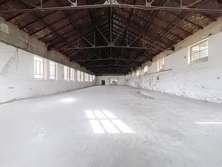 location local d'activités 1 460 m²