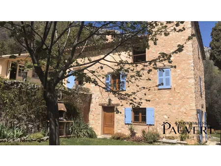 authentique maison de 7 pièces en pierre de 98 m2 rénovée. v