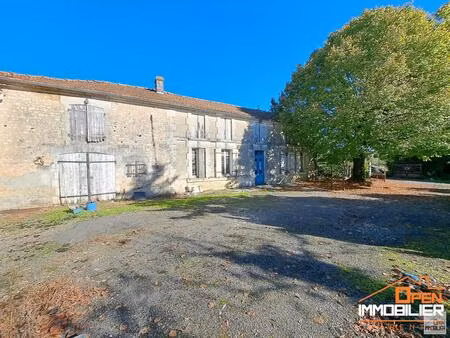 corps de ferme entièrement à rénover avec grange et terrain - 122 m² - 6 pièces