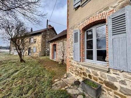 à pontaumur – ensemble immobilier avec fort potentiel locatif