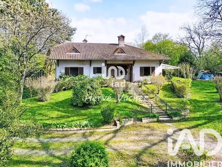maison traditionnelle à saint-étienne-du-bois (01370)