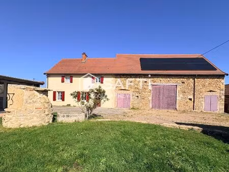 un havre de paix sans vis-à-vis  avec plus de 200 m² de dépendances offrant un potentiel e