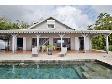 sainte-luce – villa p7 avec piscine 7 x 4 m  carbet - terrasses xl et vie de plain-pied – 