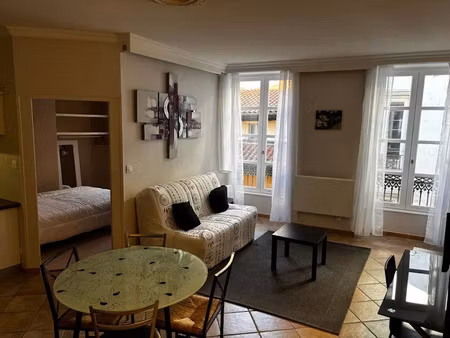 location meublée appartement 2 pièces 43 m² à lyon 1er (69001)  1 075 €