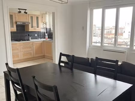 location meublée appartement 4 pièces 82 m² à lyon 8ème (69008)  1 300 €