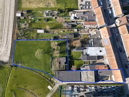 handelspand met woning met magazijn en opslagplaats op ee...