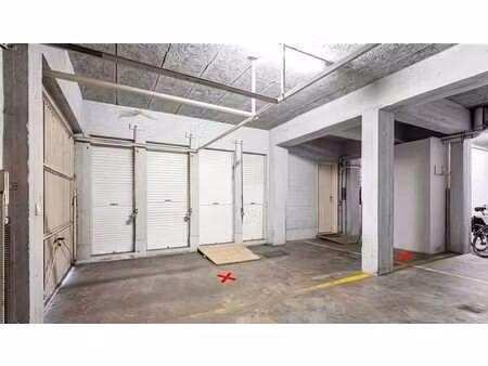 parking / garage
