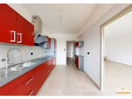 appartement 2 chambres avec un garage et une cave