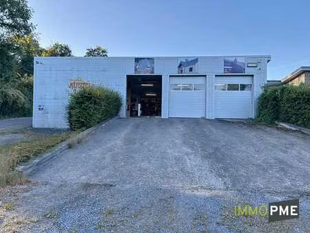 entrepôt avec bureaux