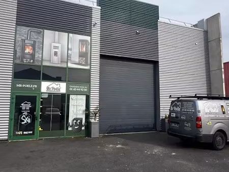 location locaux professionnels à meaux (77100)  2 960 €