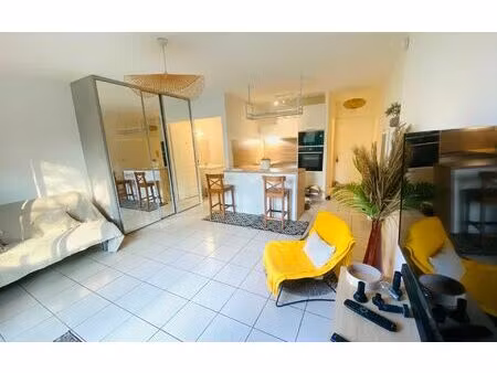 location appartement  m² t-1 à livry-gargan  750 €