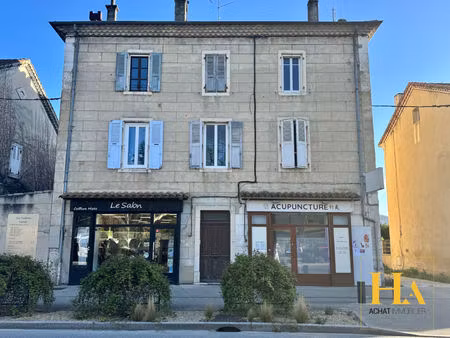 ensemble immobilier dans immeuble  local commercial + t3 + t2 + cave + comble