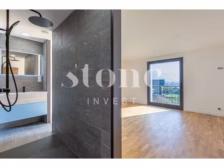 t6 duplex de 217 m² avec jardin  garage et 3 stationnements - prestations haut de gamme