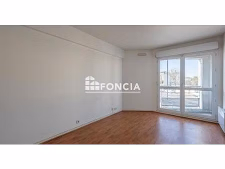 sainte genes : charmant t2 avec balcon et parking