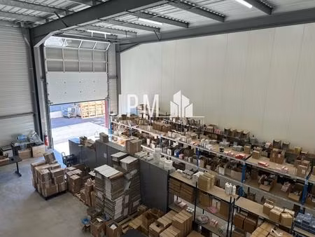 location local d'activités 254 m²