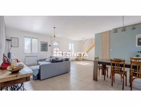 bien familial proche des commodités à pied  4 chambres  vaste terrain arboré