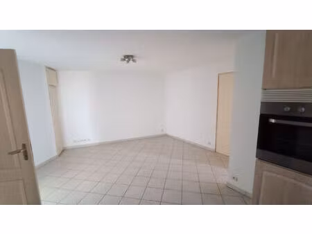 appartement flassans sur issole 2 pièce(s) 43.77m² avec garage