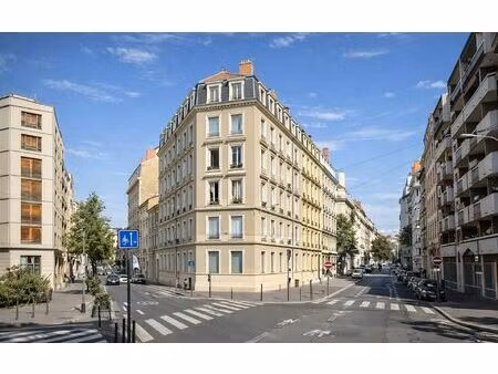 appartement lyon 7 63 m² t-2 à vendre  330 000 €