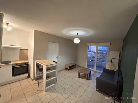 poitiers  boulevard saint just  t2 meuble avec parking et ba