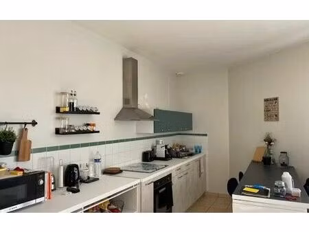 location appartement  m² t-3 à thilouze  600 €