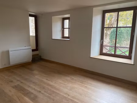 hameau de domblans a louer 110 m2 entièrement rénové