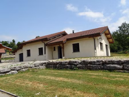 location maison 4 pièces 110 m² à montcusel (39260)