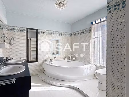 vente maison 5 pièces 182 m² saint-léger-les-vignes (44710)