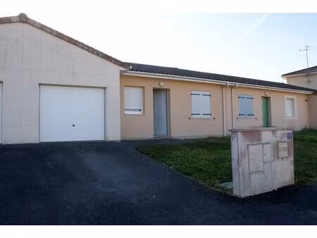 location maison t3 avec jardin - vouneuil s/biard