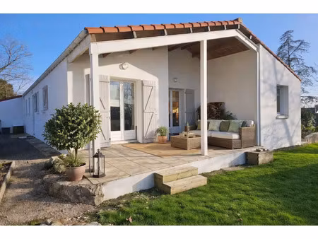 vente maison à la garnache (85710) : à vendre / 151m² la garnache