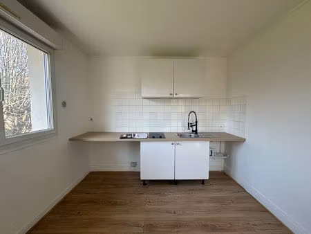 appartement 2 pièces  22.30m2 à brétigny sur orge proche centre-ville - gare rer c
