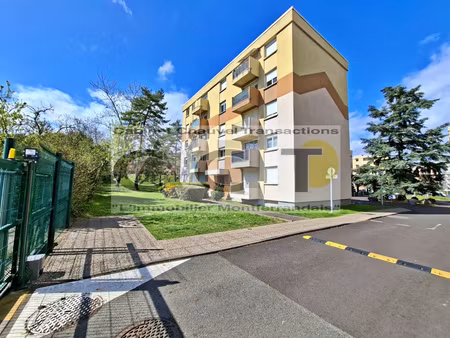 à vendre à clermont-ferrand (63) : appartement avec balcon