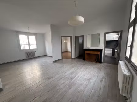 location appartement 3 pièces 74 m² à poitiers (86000)