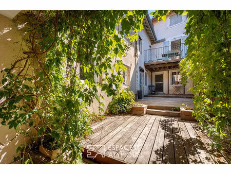 maison de ville en triplex au coeur de dardilly